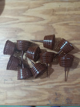 Load image into Gallery viewer, Large Fertilizer basket with attached lid